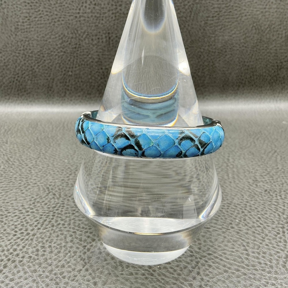 Bracelet Blue Faux Snakeskin Print Hinged Bangle 7" Silver Tone Fashion Jewelry‎